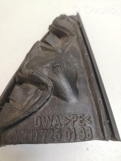 Mercedes-Benz E W211 Maskownica głośnika drzwi przednich A2117250194