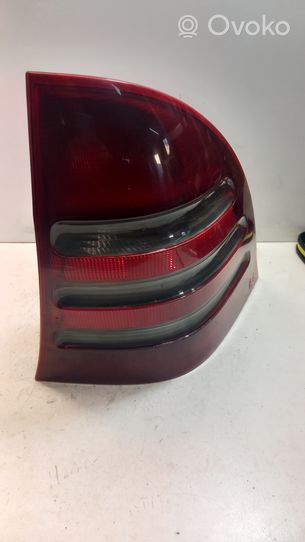Mercedes-Benz C W203 Aizmugurējā luktura detaļa 15355900