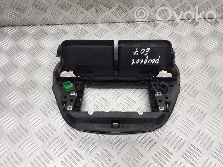 Peugeot 607 Radion/GPS-laitteen pääyksikön kehys 9648681077