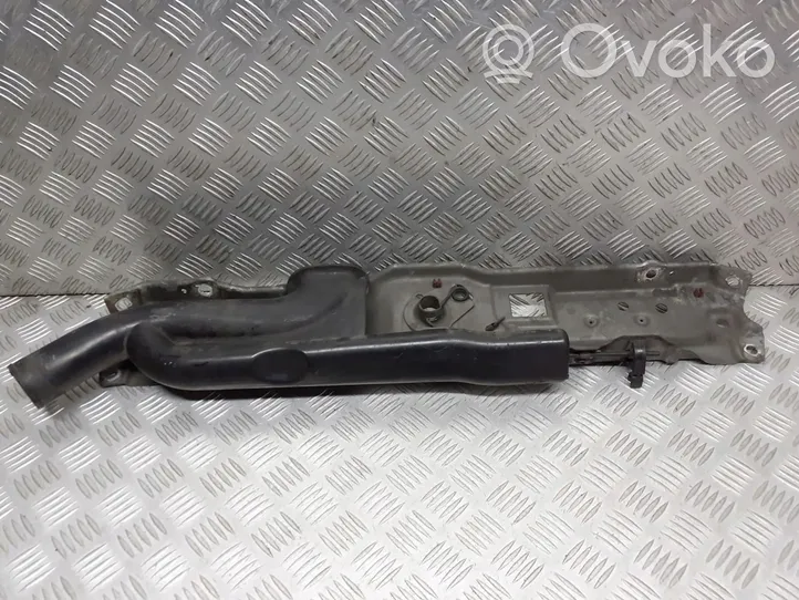 Opel Corsa C Grotelės viršutinės 09114111