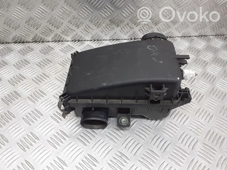 Suzuki MR Wagon Boîtier de filtre à air 13700-79GA0