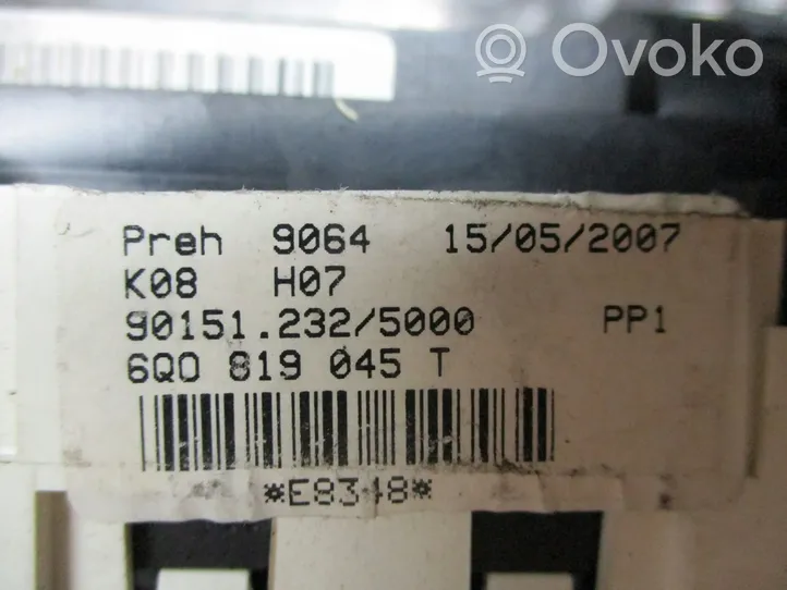 Volkswagen Fox Przełącznik / Włącznik nawiewu dmuchawy 6Q0819045T