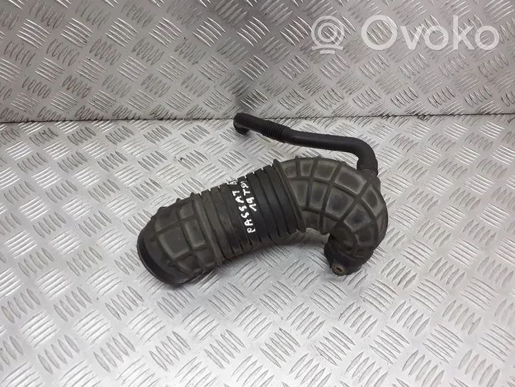 Volkswagen PASSAT B5.5 Intake resonator 3B0129615M