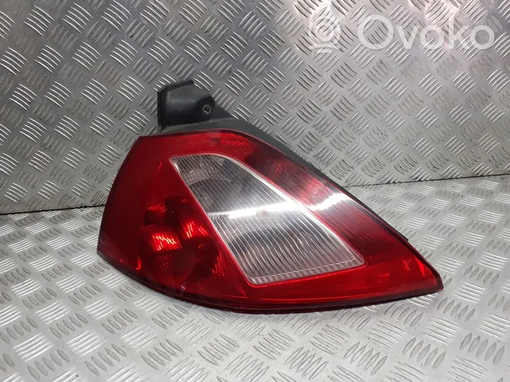 Renault Megane II Lampa oświetlenia tylnej tablicy rejestracyjnej 8200073238