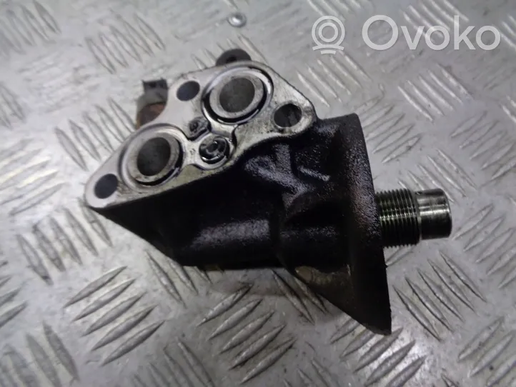 Toyota Corolla Verso E121 Halterung Ölfilter / Ölkühler 