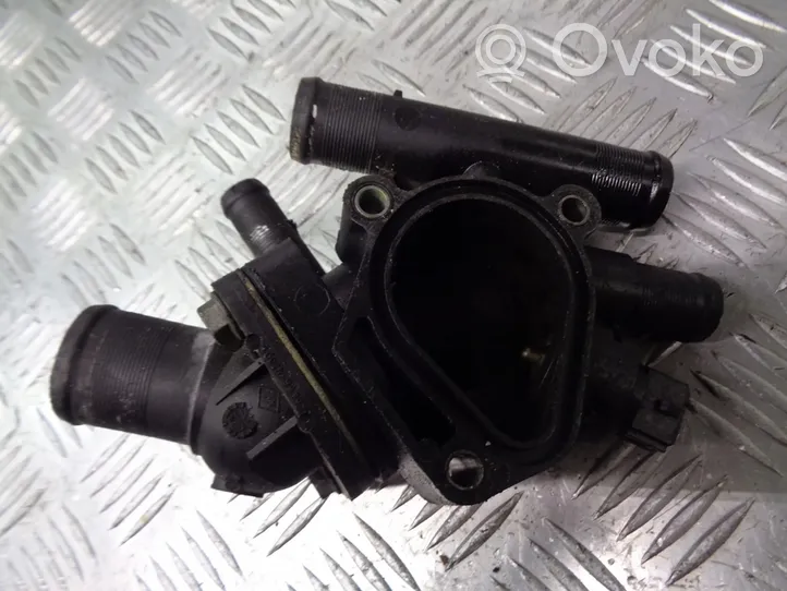 Volvo S40 Alloggiamento termostato 8200065390