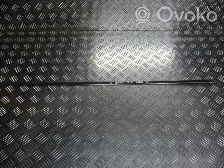 Honda Accord Takaoven lista (muoto) 