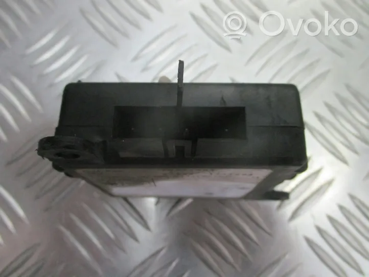 Opel Sintra Central locking relay 10257902