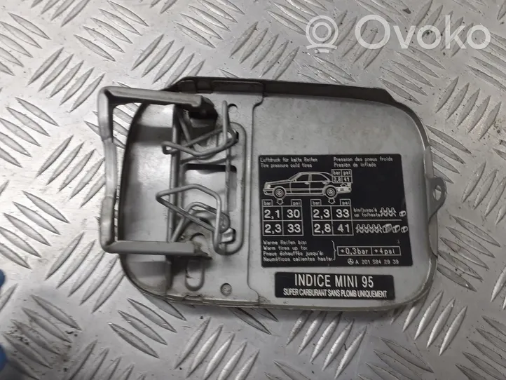 Mercedes-Benz CLK A208 C208 Tapón del depósito de combustible A2015842939