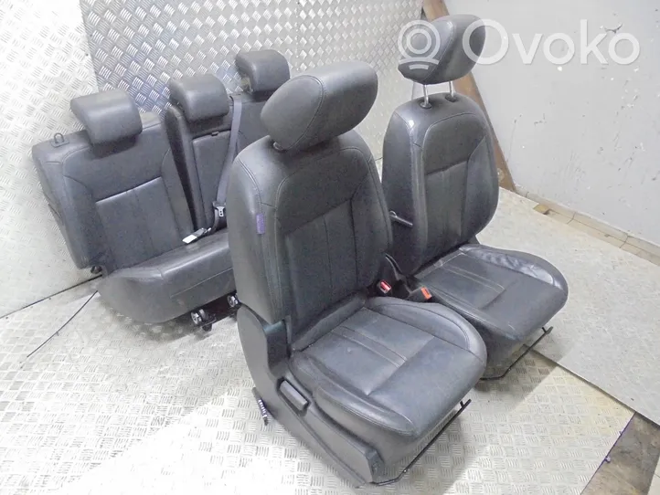 Renault Koleos I Seat set 