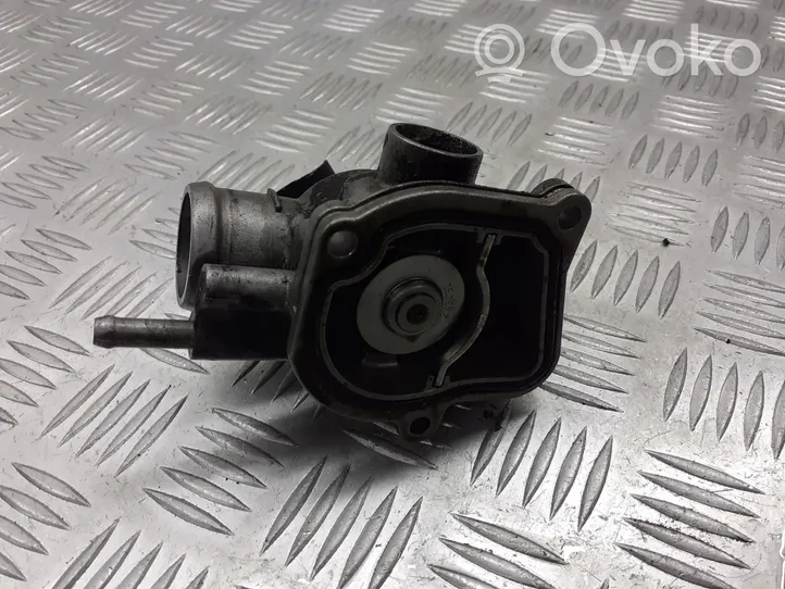 Mercedes-Benz C W203 Boîtier de thermostat 6112031275