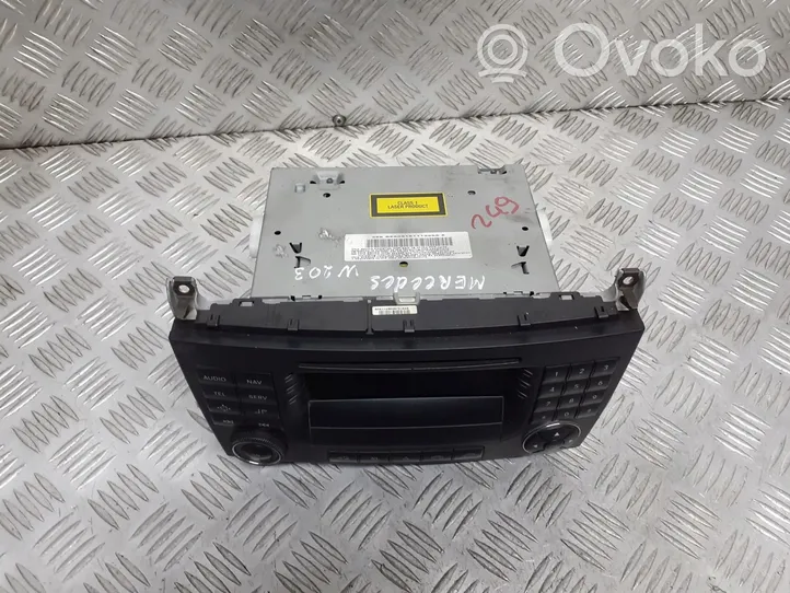 Mercedes-Benz C W203 Unité principale radio / CD / DVD / GPS A2038703489