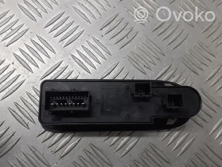 Citroen C5 Electric window control switch 96660258XT