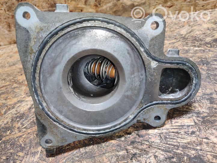 Cadillac DeVille Termostaatin kotelo 12571914