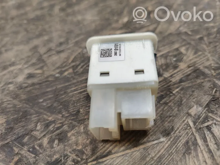Opel Antara USB jungtis 20870101