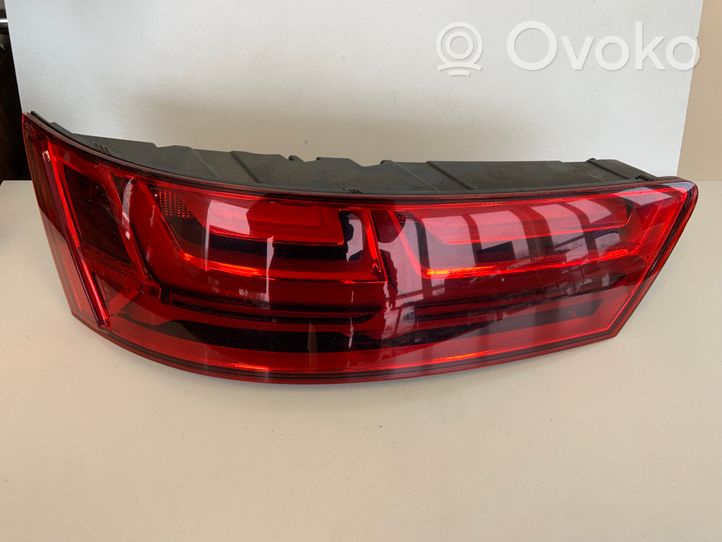 Audi Q7 4M Luci posteriori del portellone del bagagliaio 4M0945093D