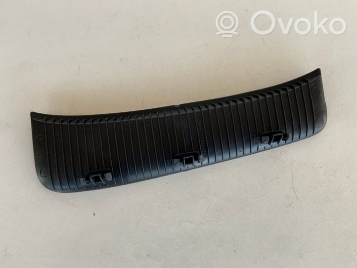 Audi A3 S3 8V Panelės stalčiuko/lentinėlės paklotėlis 8V1863301