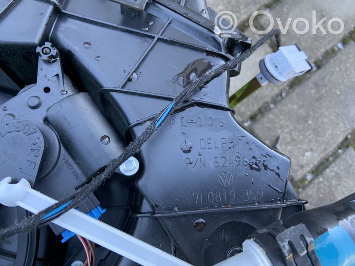 Audi Q7 4L Salono oro mazgo komplektas 4L0820004E