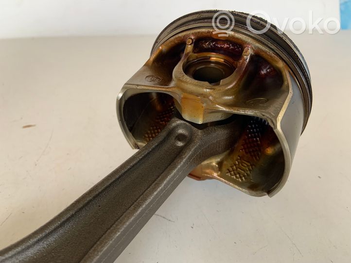 Audi Q7 4M Piston with connecting rod 06E198401J