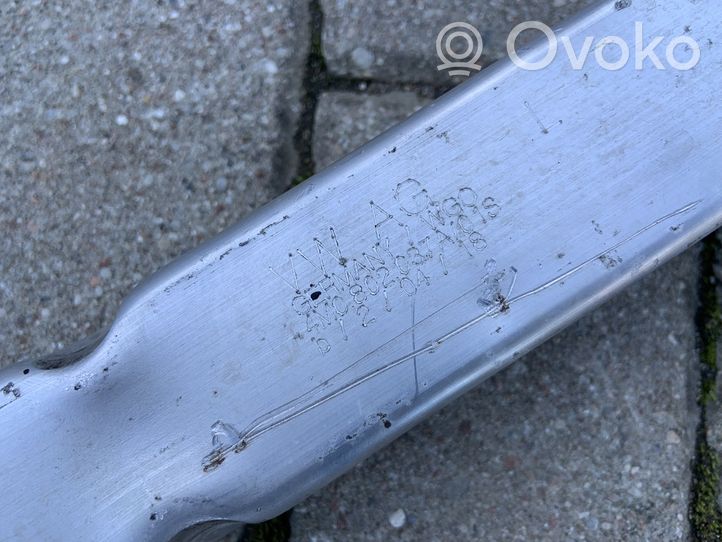 Audi Q7 4M Radiatoru paneļa turētājs (televizora) 4M0802037A