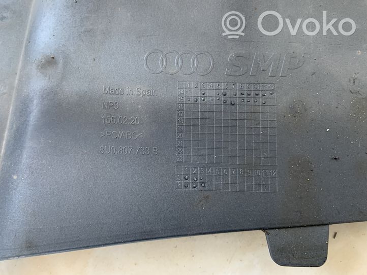 Audi Q3 8U Etupuskurin reuna 8U0807733B