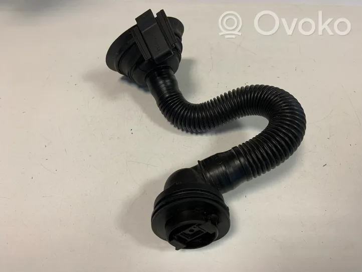 Audi Q7 4M Oil fill pipe 4M0115301