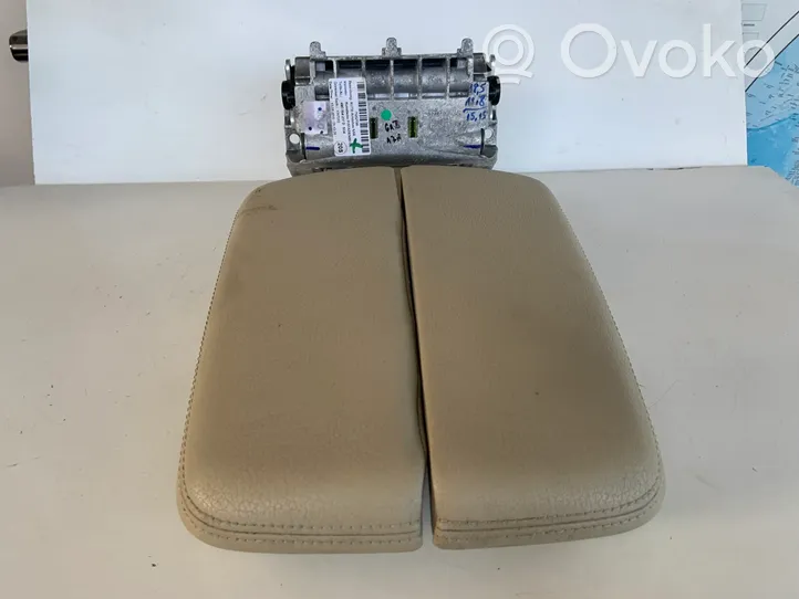 Audi Q7 4M Armrest 4M0864207D