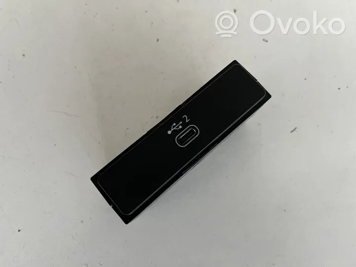 Audi Q5 SQ5 USB-pistokeliitin 8W0035708A