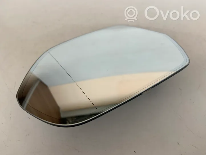 Audi Q8 Wing mirror glass 4M8857535L