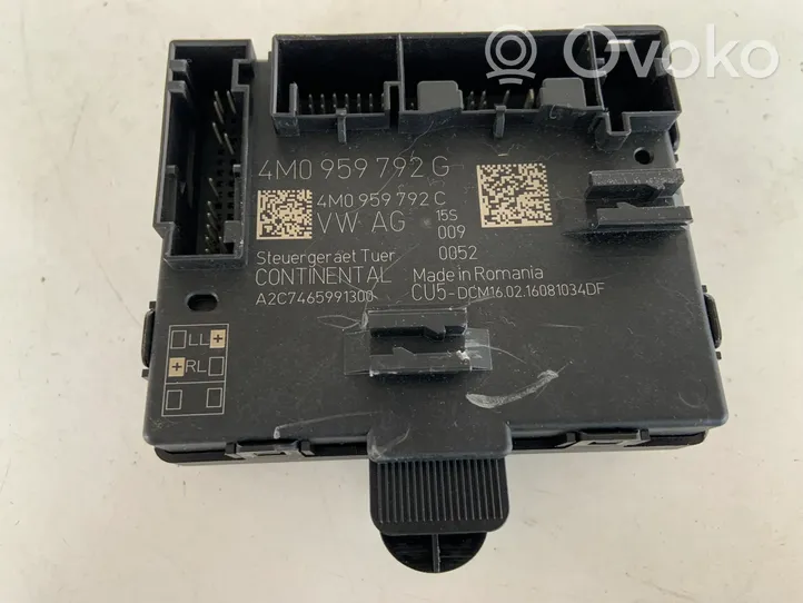 Audi Q7 4M Durų elektronikos valdymo blokas 4M0959792G