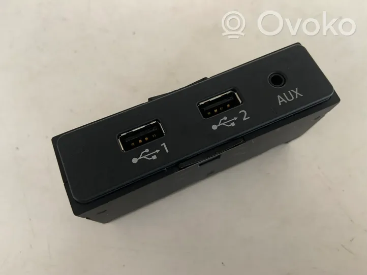 Audi Q7 4M Connecteur/prise USB 4M0035736A