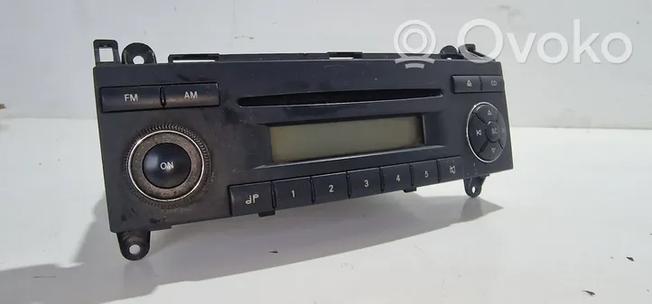 Mercedes-Benz Sprinter W906 Panel / Radioodtwarzacz CD/DVD/GPS A9068200886