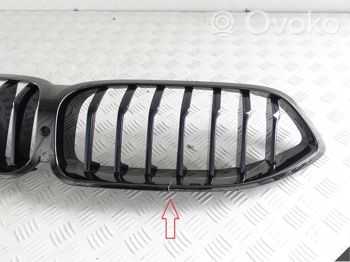 BMW 8 G15 Grille de calandre avant 51137449425