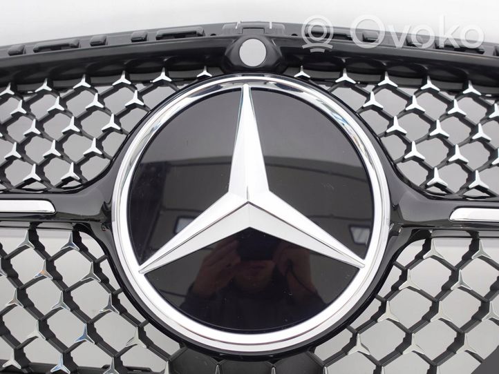 Mercedes-Benz CLA C118 X118 Grille calandre supérieure de pare-chocs avant A1188884400