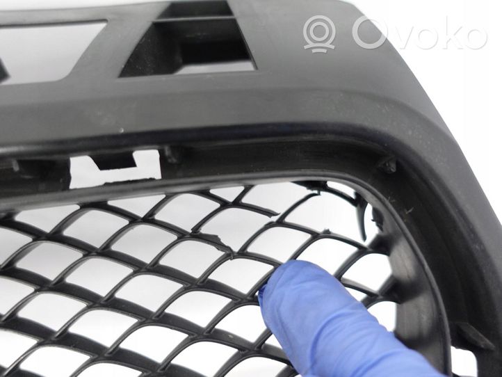 Mercedes-Benz A W176 Maskownica / Grill / Atrapa górna chłodnicy A1768880860