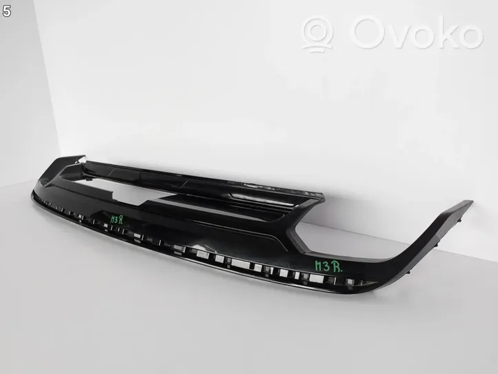 Volkswagen Touareg III Rivestimento della parte inferiore del paraurti posteriore 760807568E