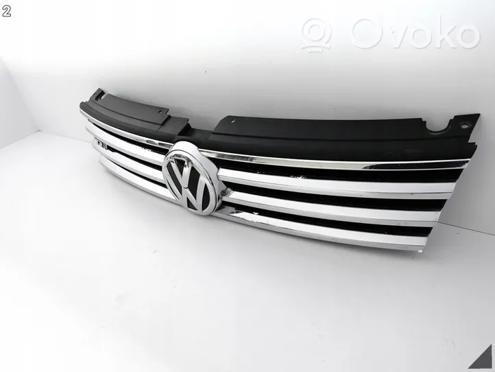 Volkswagen Touareg II Maskownica / Grill / Atrapa górna chłodnicy 7P6853651J