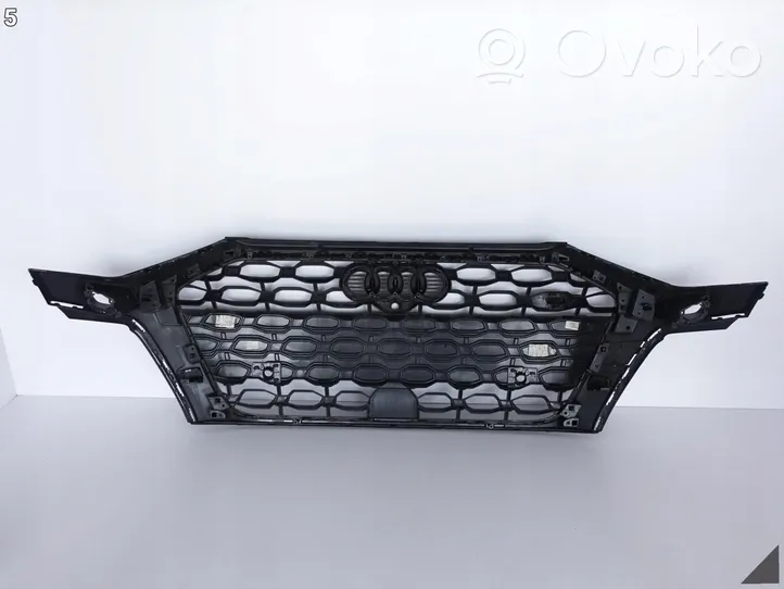 Audi RS3 8Y Grille calandre supérieure de pare-chocs avant 8Y0853651H