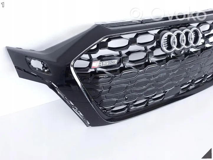 Audi RS3 8Y Grille calandre supérieure de pare-chocs avant 8Y0853651H