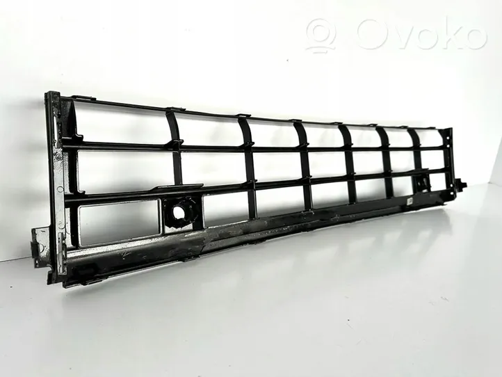 Volkswagen Golf VIII Grille inférieure de pare-chocs avant 5H0853677D