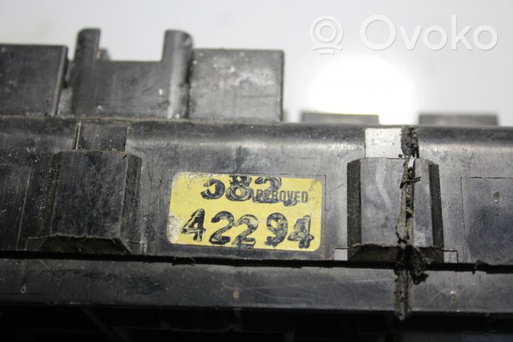 Ford Mondeo MK II Module de fusibles 58242294