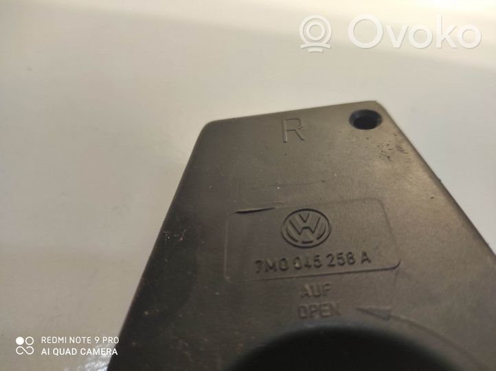 Volkswagen Sharan Element lampy tylnej 7M0945258A