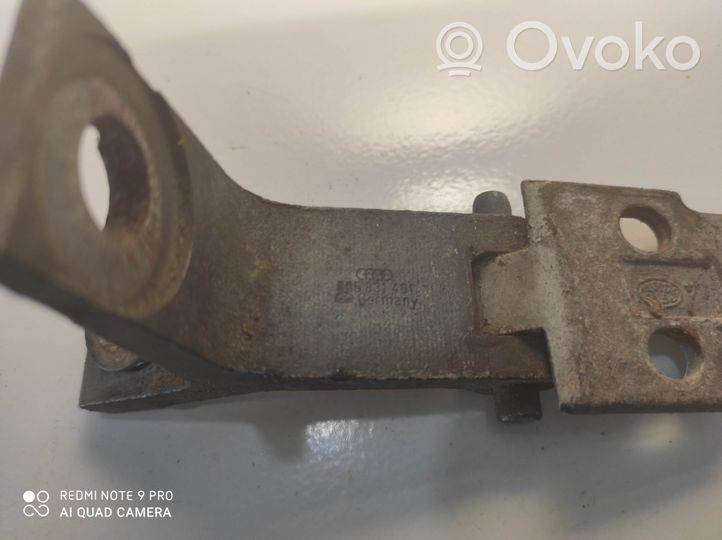 Audi A4 S4 B5 8D Cerniera superiore della portiera anteriore 895831401