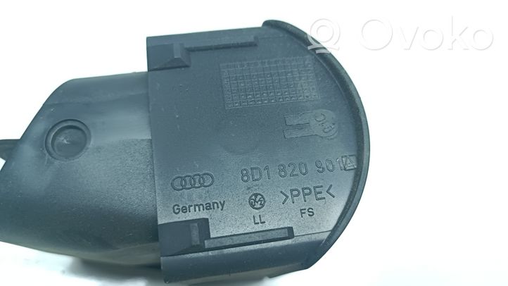 Audi A4 S4 B5 8D Boczna kratka nawiewu deski rozdzielczej 8D1820901A