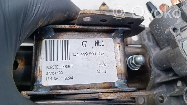 Volkswagen PASSAT B5 Ohjauspyörän akselisarja 4B0905851