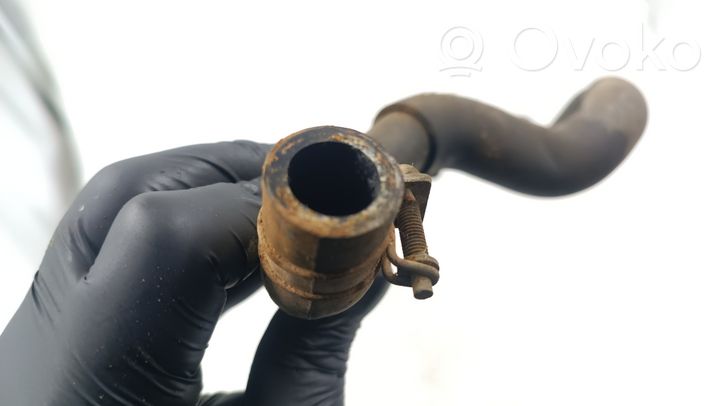 Subaru Legacy Tuyau de liquide de refroidissement moteur 