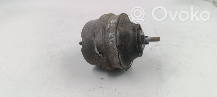 Audi A4 S4 B5 8D Supporto di montaggio del motore 8D0199379A