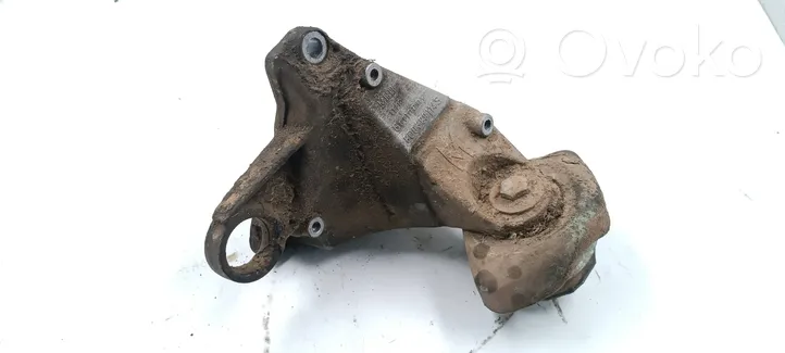 Volkswagen PASSAT B5 Supporto di montaggio scatola del cambio 8D0399114S