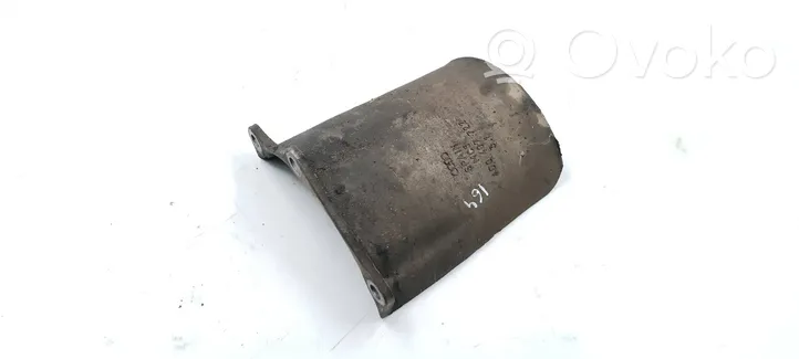 Audi A4 S4 B5 8D Altra parte della sospensione anteriore 4D0407722