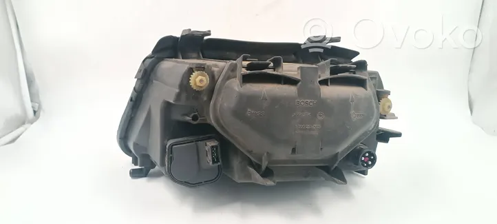 Audi A4 S4 B5 8D Lampa przednia 8D0941004E